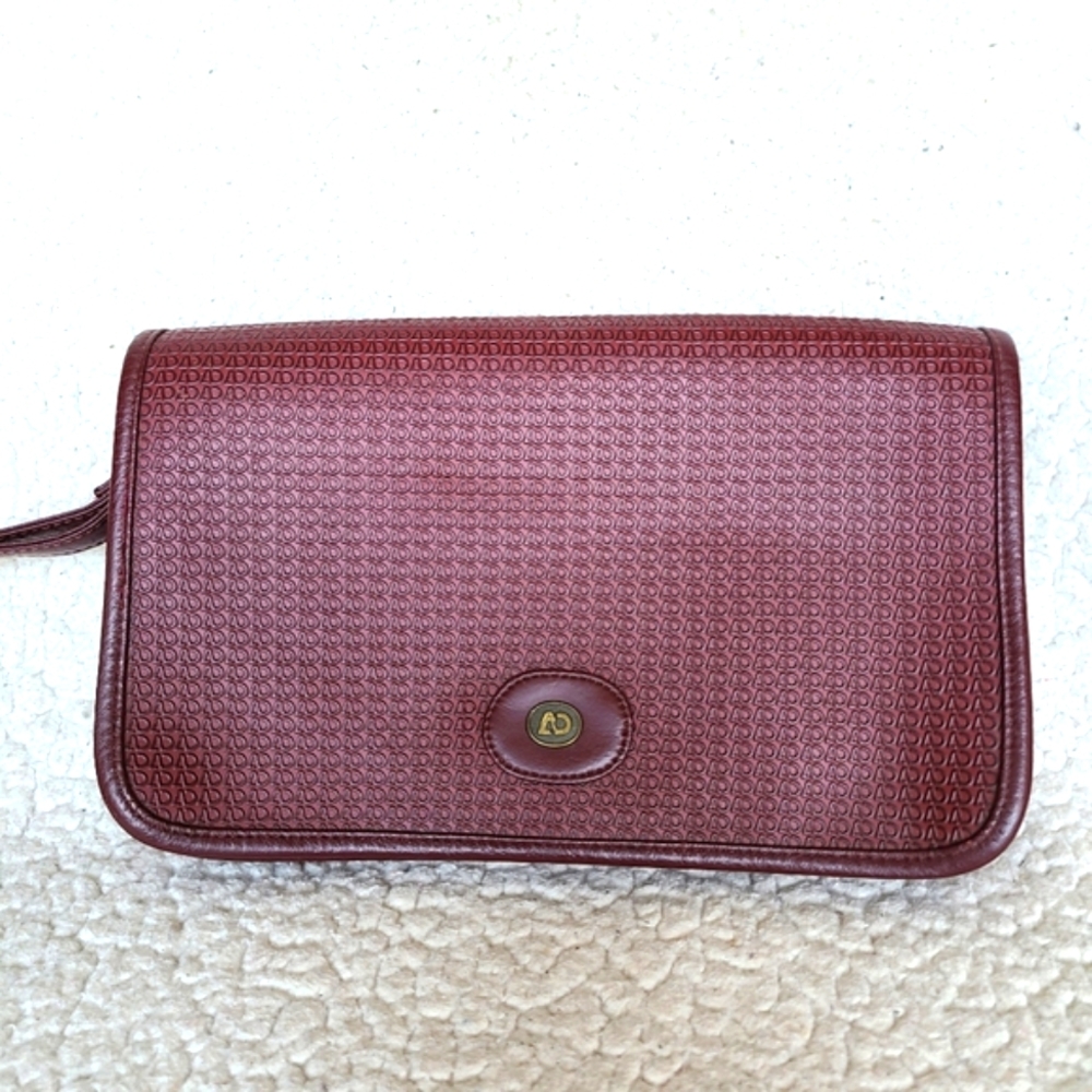 Almondo Originals wine colored wristlet/clutch